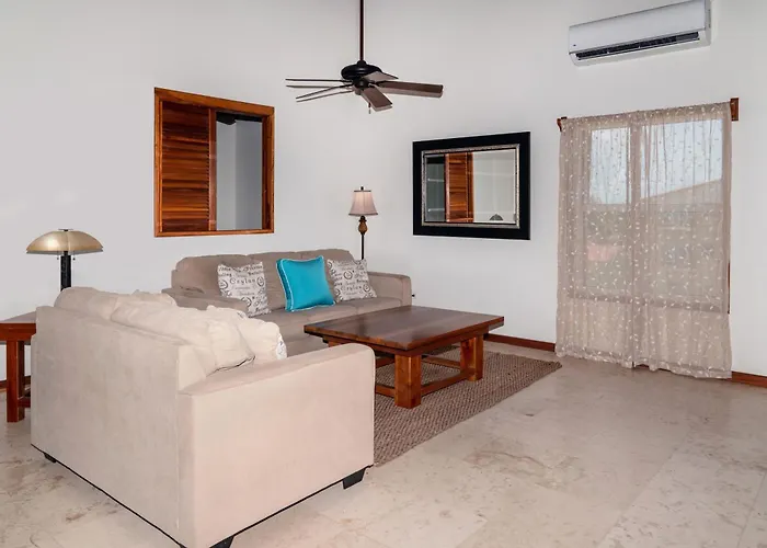 Residences At Barrier Reef 1-3c Oceanfront 2 Bedroom By Floreo Holiday home