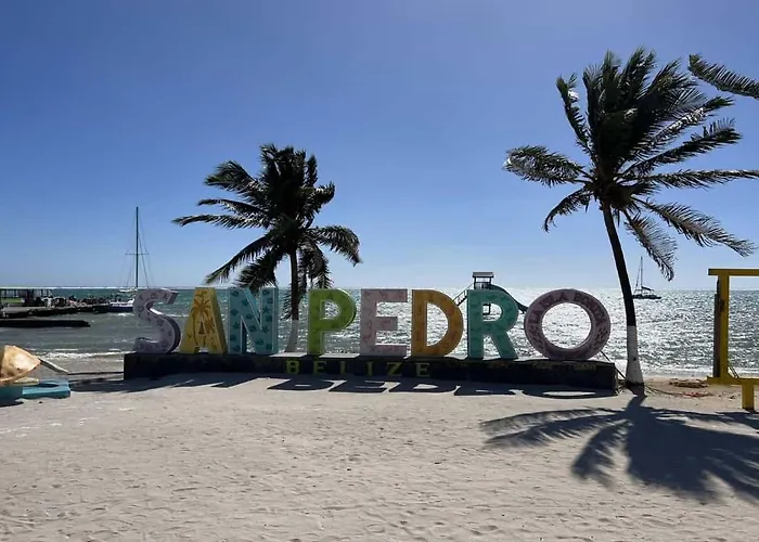 Residences At Barrier Reef 1-3c Oceanfront 2 Bedroom By Floreo Holiday home San Pedro (Ambergris Caye)
