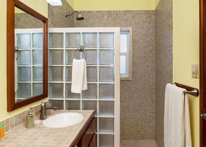 Residences At Barrier Reef 1-3c Oceanfront 2 Bedroom By Floreo
